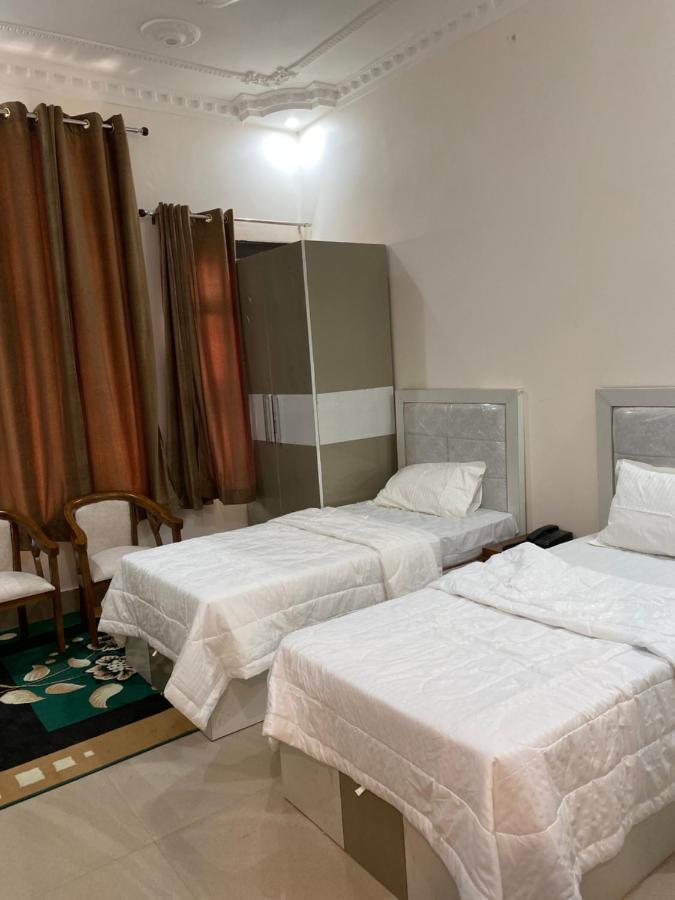 S.R Plaza Hotel Khurja Kültér fotó