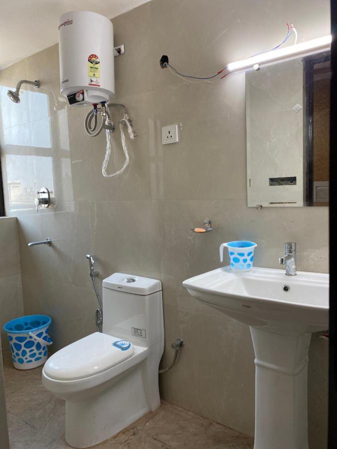 S.R Plaza Hotel Khurja Kültér fotó
